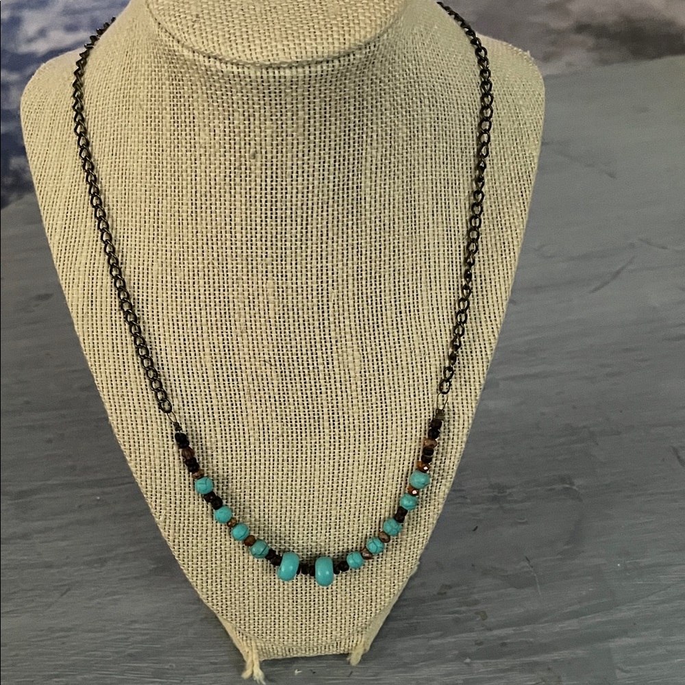 Elegant Turquoise and Crystal Beaded Necklace.